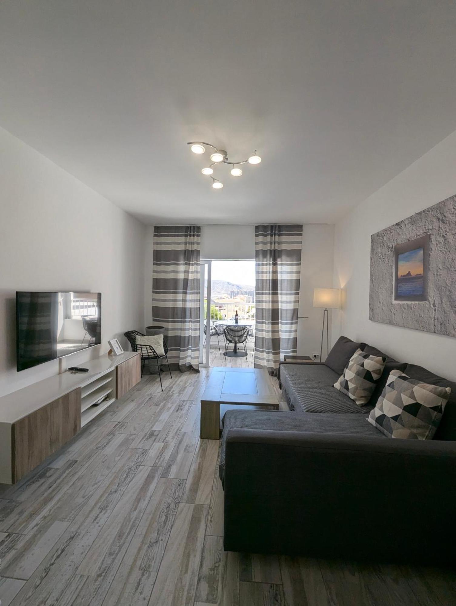 Cozy Apartment In Los Cristianos Guincho  Exterior photo