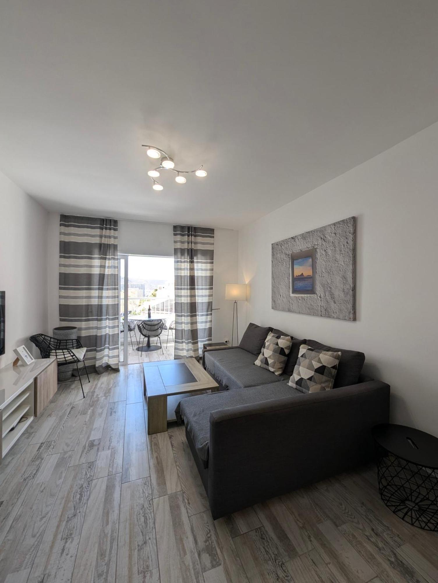 Cozy Apartment In Los Cristianos Guincho  Exterior photo