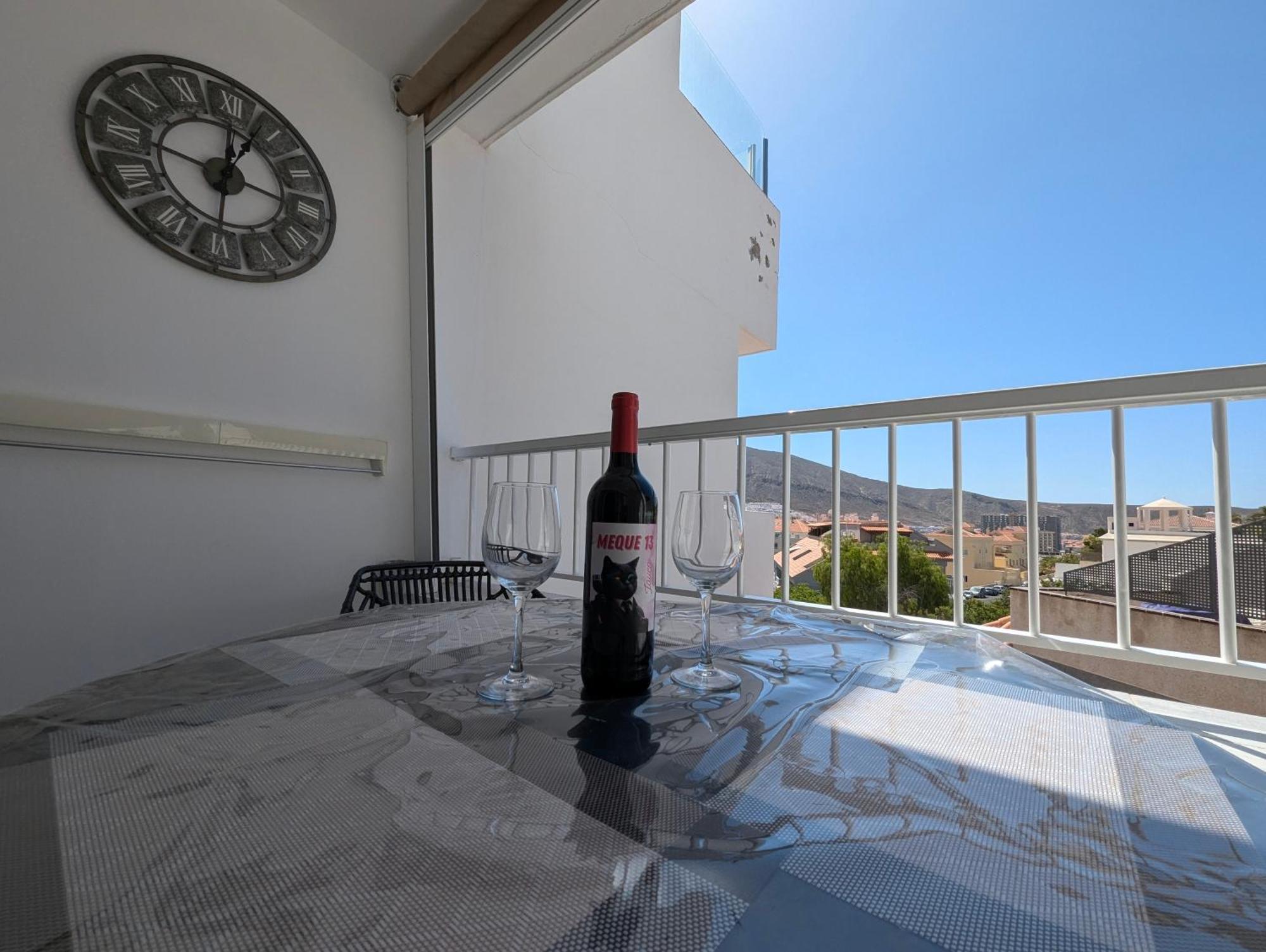 Cozy Apartment In Los Cristianos Guincho  Exterior photo